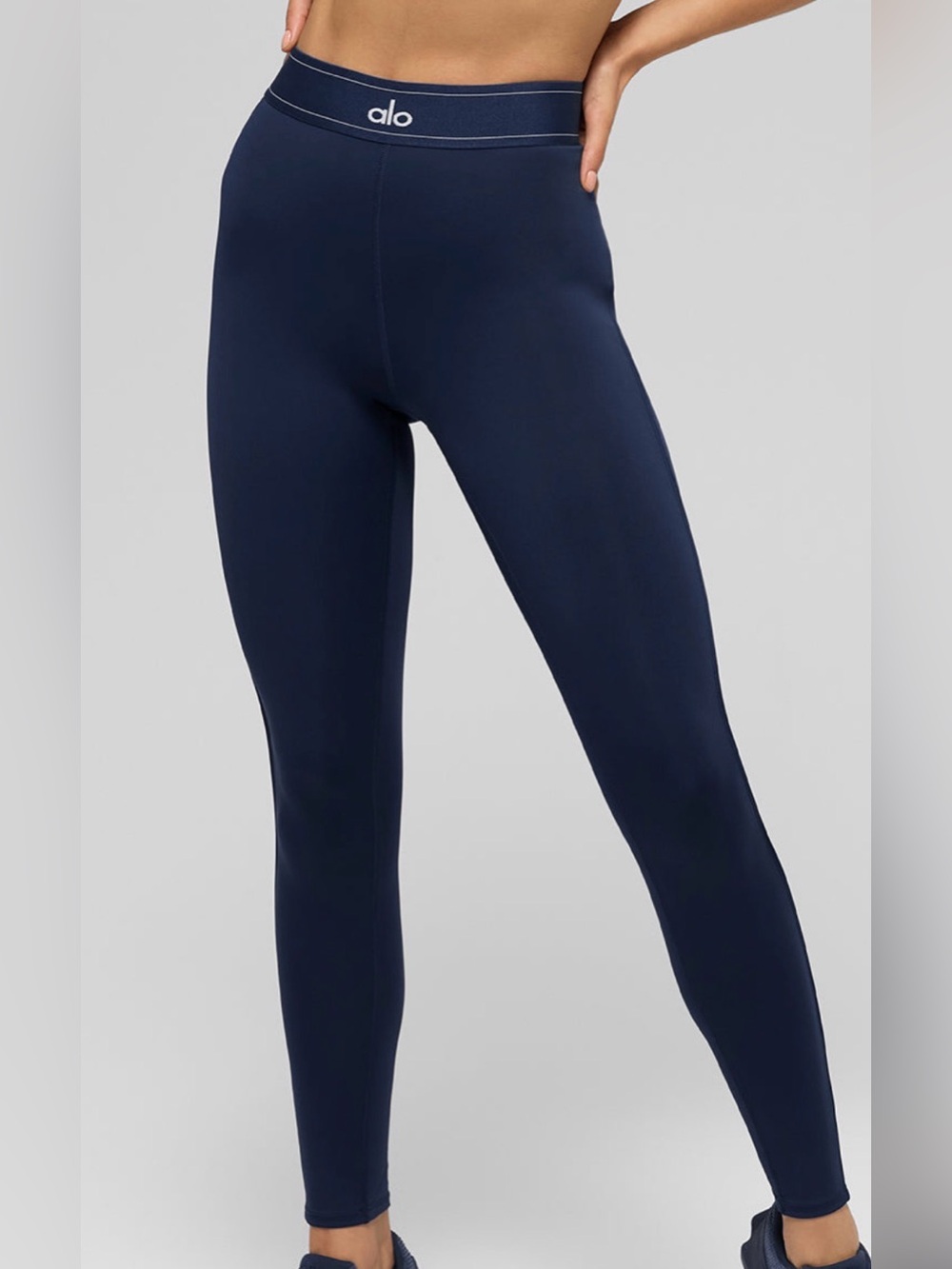 Alo Yoga Airlift Navy Suit Up Leggings SZ. M NWOT
